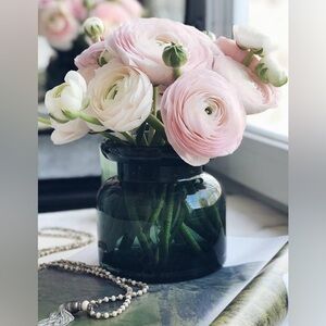Elegant Pink and White Floral Arrangement in Green Vase